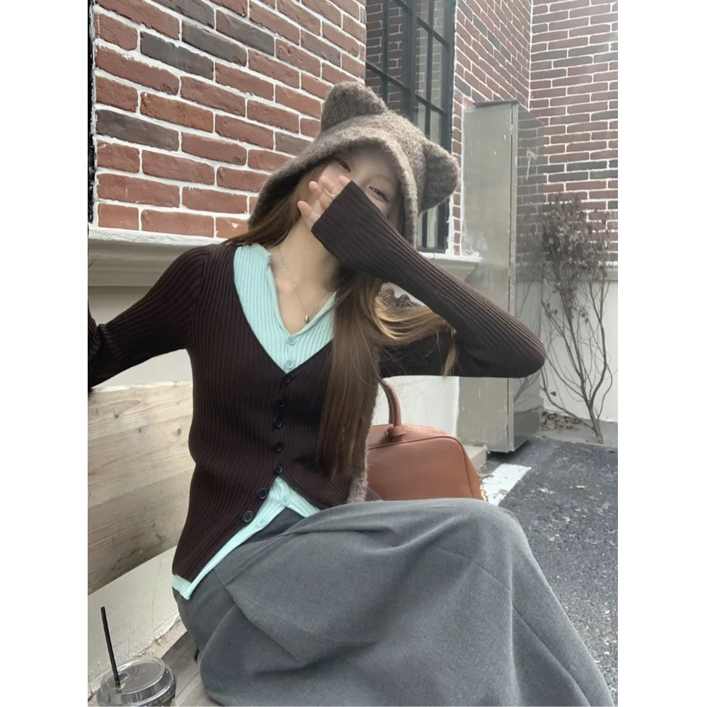 

American Design Lazy Sle Knitted Sweater Women's Autumn 2025 New Small Color Blo V-ne Top Casual Comfortable Fit