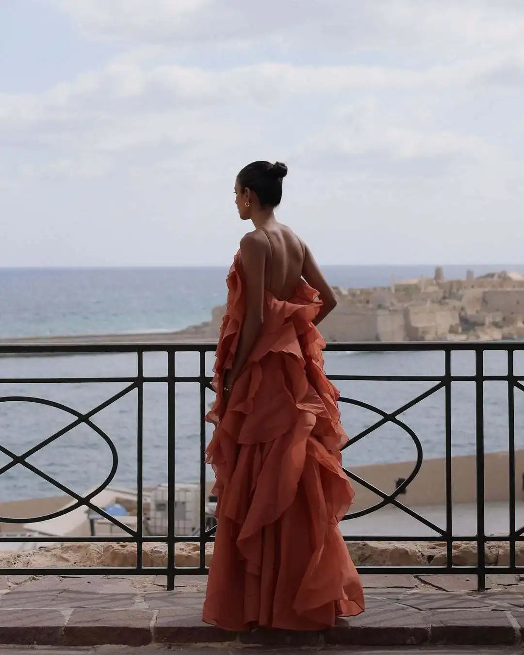 Praia camada babados vestido longo feminino 3d flor sem costas sem mangas fino ajuste maxi vestidos femininos 2025 verão senhora festa robes