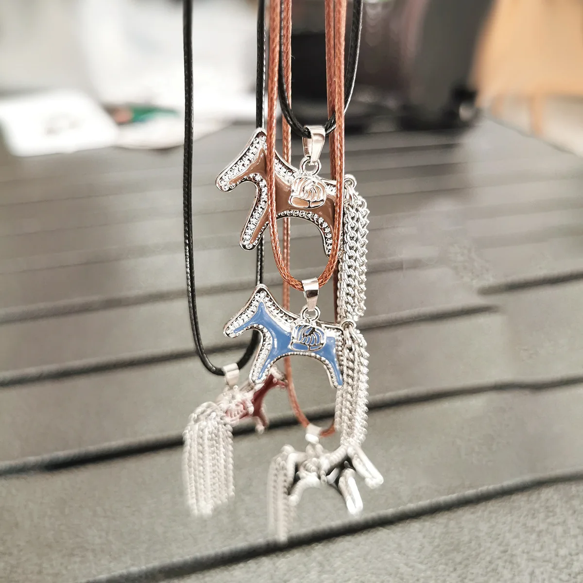 

Metal Cartoon Horse Funny Enamel Multi Chain Tassel Pendant Necklaces for Women Silver Plated Beads Chain Chokers Gift Accessory