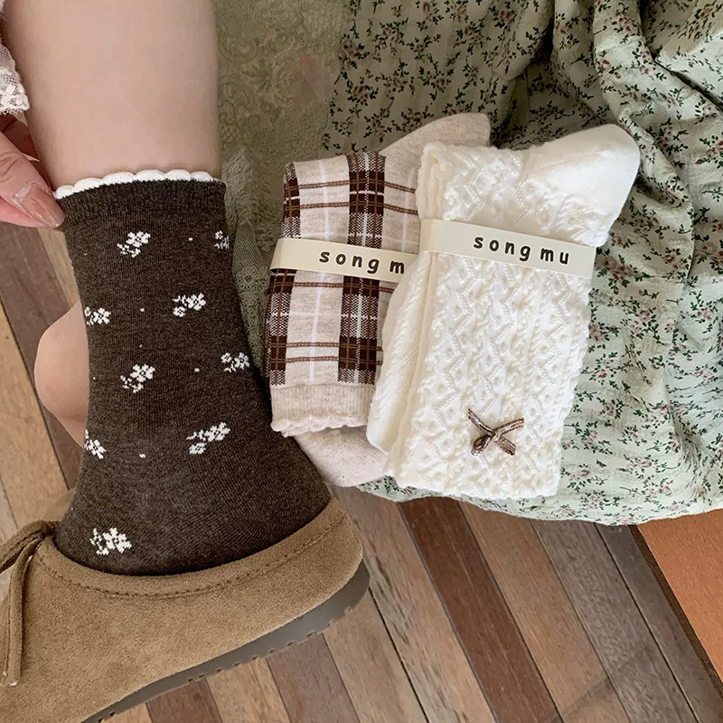 اليابانية الرجعية متوسطة جوارب أنبوبية النساء Harajuku لوليتا Kawaii الدانتيل كشكش الجوارب الحلو كلية نمط منقوشة خمر الجوارب النسائية