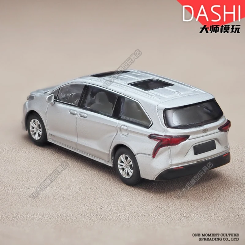 MASSDI Diecast 1:64 مقياس سيينا MPV مربية سيارة سبيكة محاكاة نموذج سيارة الكبار الاطفال جمع الديكور هدية العرض