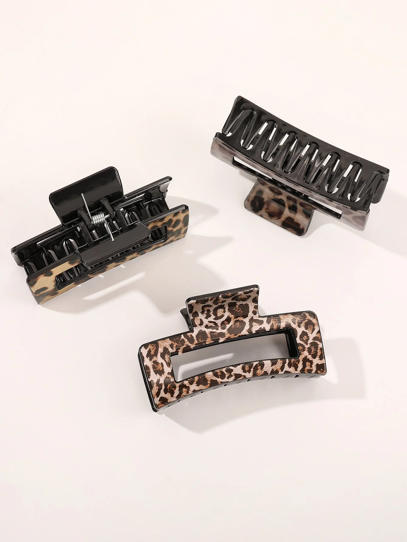 3 Pcs Hair Claw Clips, Leopard Print Design Vintage Big Hair Clips for Women, Hair Accessories for Girls.