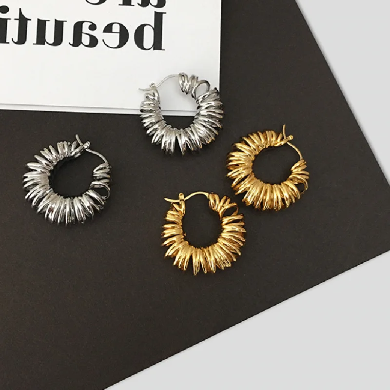 Europe and America New Trend Earrings Metal Spring Twist Hoop Earrings for Women Fashion Jewelry Pendant Gifts