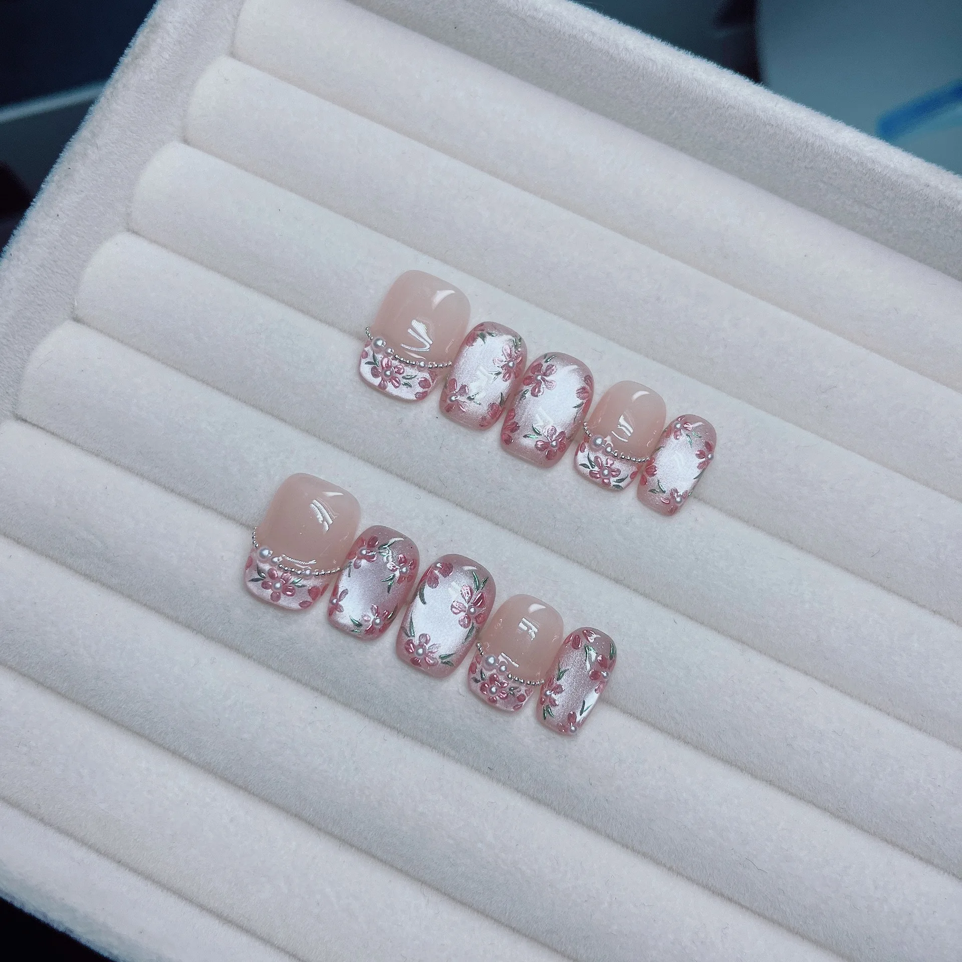 

10pcs Handmade Press on Nails Flower Bloom Flashing Cat-Eye Full Cover Nail for Women&Girl Short Square Removable Wearable Nail