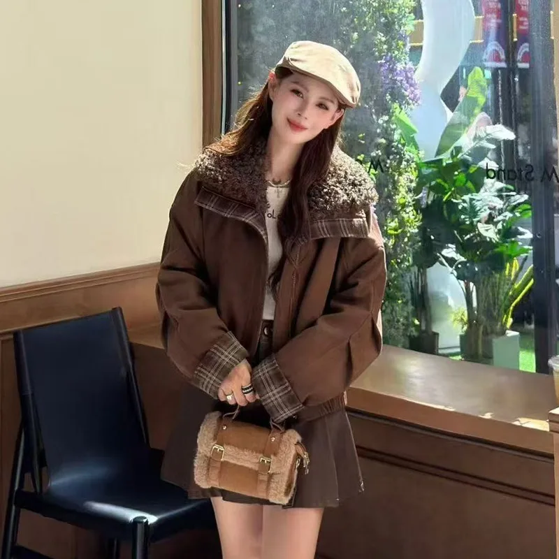 This Is A New Retro Coat. Stylish and Slimming Cotton-padded Jacket for Women, Featuring Lambskin and Suede with Cotton Lining.