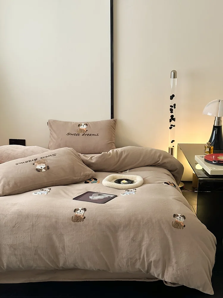 Thickened Double-sided Milk Velvet Towel Cute Pet Four-piece Set Warmth-storing Cartoon Bedding Quilt Cover with Embroidery