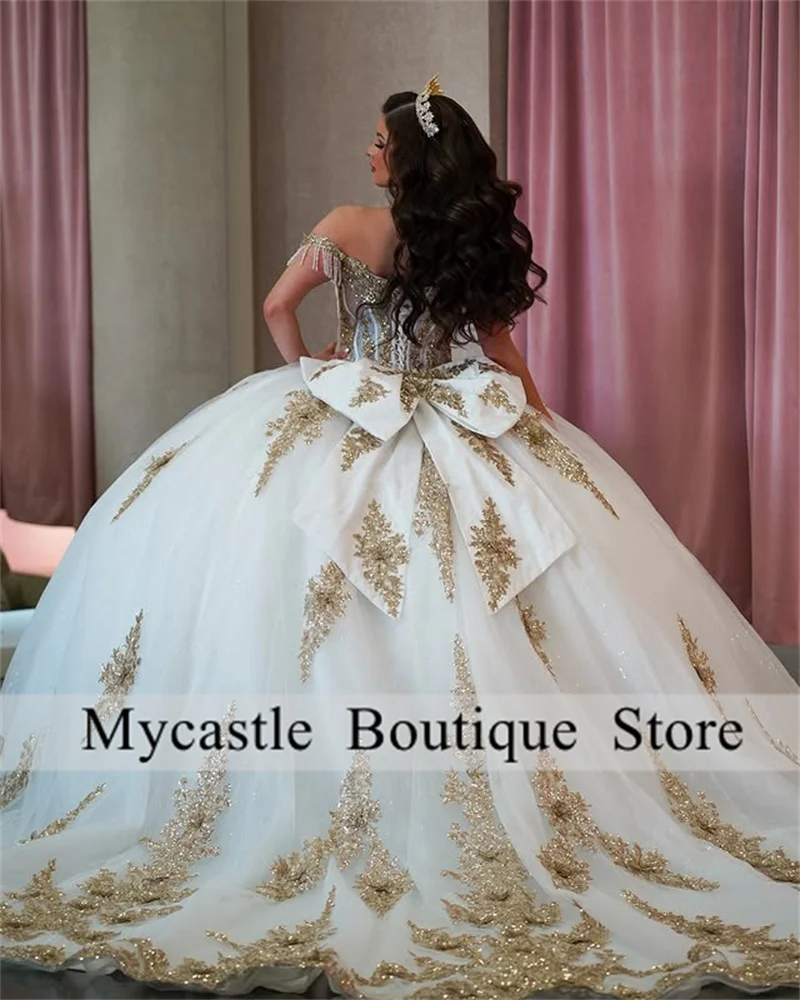 Witte Tule Quinceanera Jurken Off Schouder Baljurk Sweet 16-jurk Gouden Applique Kant Kralen Verjaardagsfeestje Jurk Aangepast