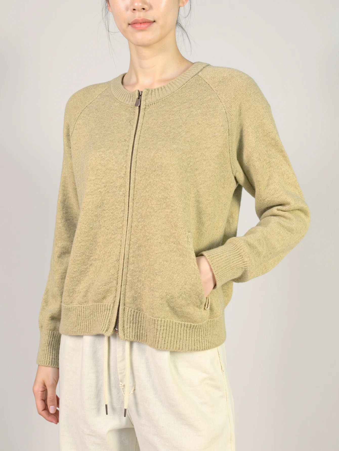 

Fashionable Zip-Up Knit Cardigan, Casual Versatile Sweater for Women, Available in Green and Gray, Suitable for Daily Commute Wear