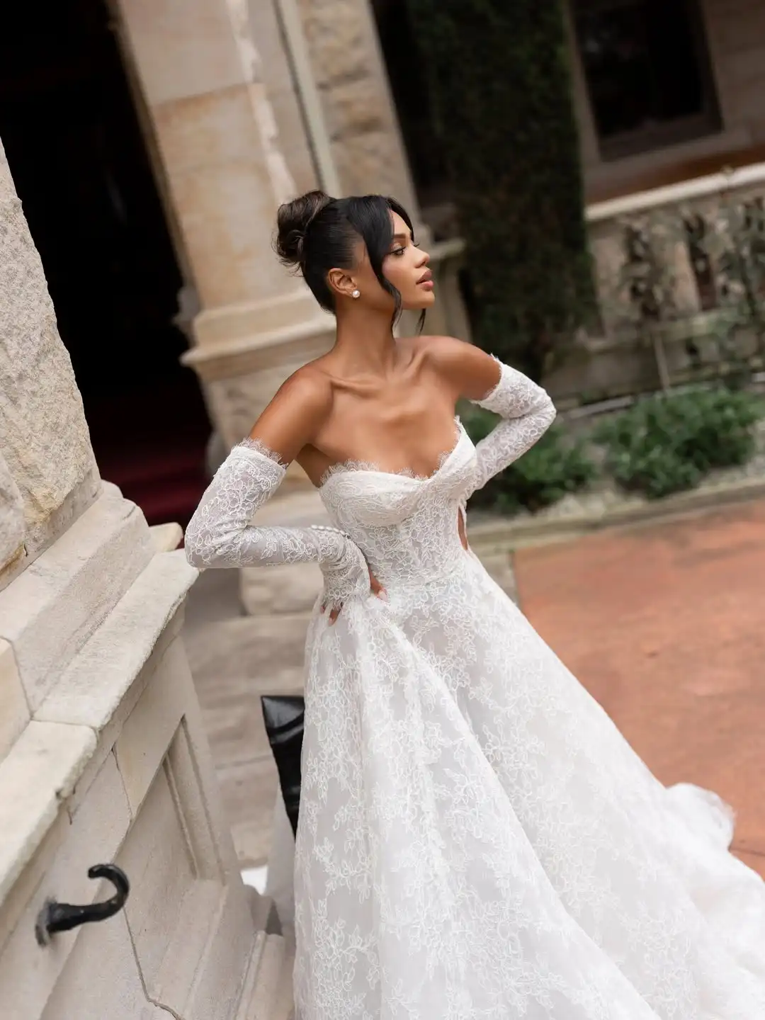 Luxury Off-Shoulder Lace Wedding Dress Long Sleeves Princess Ball Gown Bridal Dress Romantic Amanda Novias Official Custom Made
