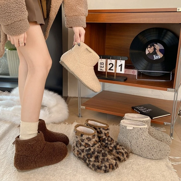 2025 حذاء بوت بطول الكاحل تتجه الأحذية للنساء الصوف لفة النساء أحذية الثلوج الإناث الثلوج الأحذية ليوبارد طباعة الشتاء الأحذية الدافئة 2639 #1