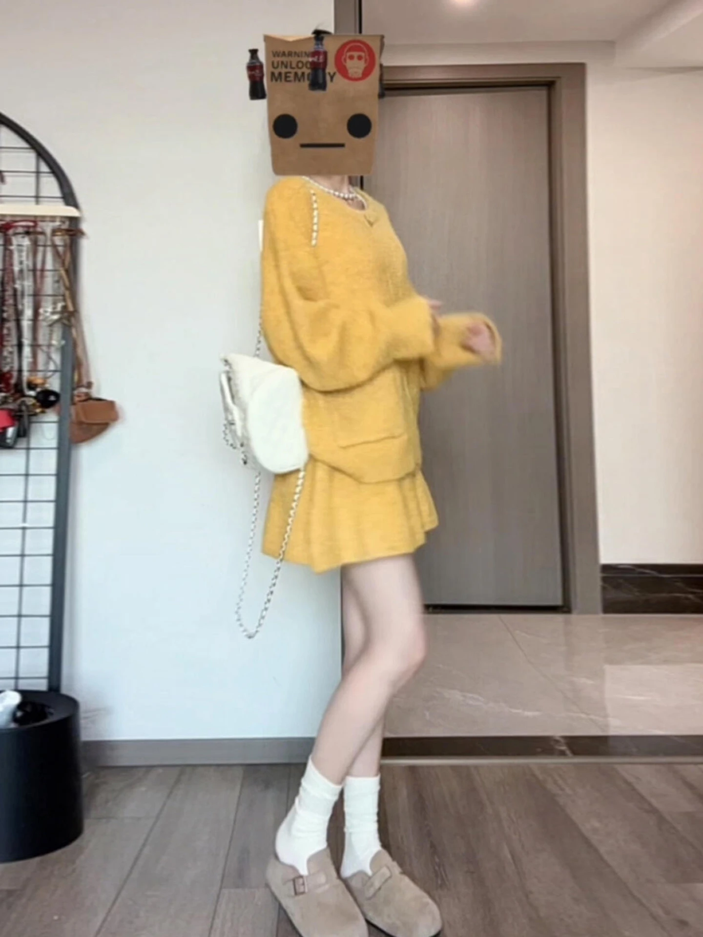 

Новый желтый вязаный свитер и юбка-карандаш для женщин, зимний повседневный комплект в стиле минимализм и сладкий шик, 2026