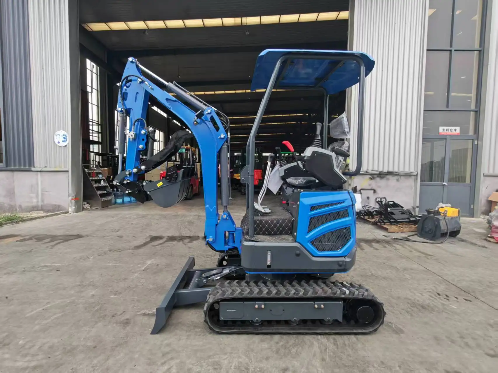 حفار كوبوتا الصغير المخصص 1.8 طن حفار مدمج لبناء مزرعة الحديقة