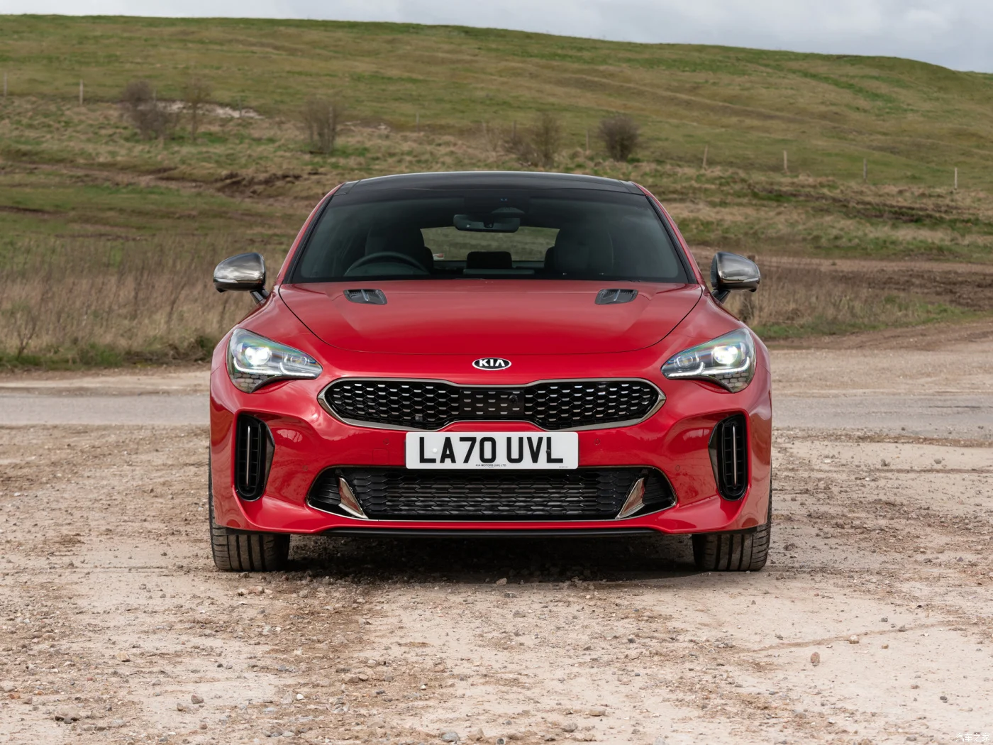 Suitable for A true carbon rear bumper duck-shaped splitter vent suitable Suitable for Kia Stinger view 3