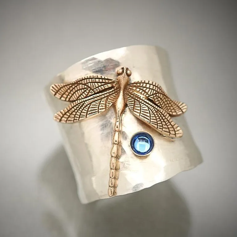 Vintage engraved yellow-gold dragonfly silver ring, exaggerated round tube bee bird magpie ring