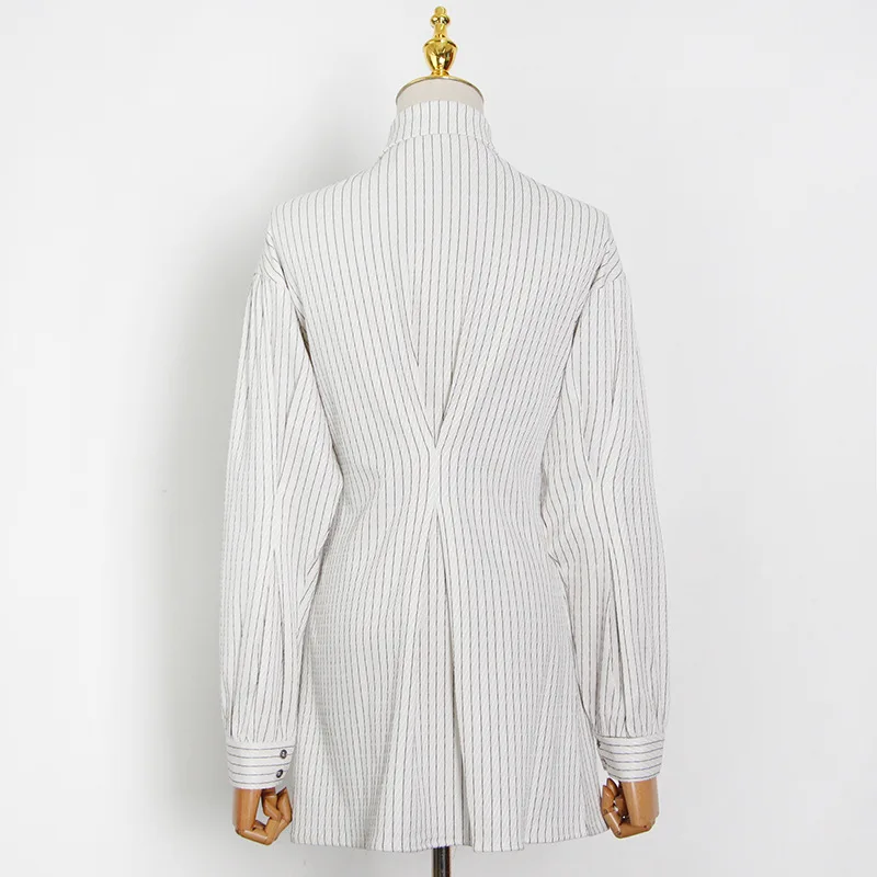 Cappotto della camicia delle donne a righe di moda a maniche lunghe con apertura laterale del colletto della camicia sottile Casual nuova primavera e autunno delle donne