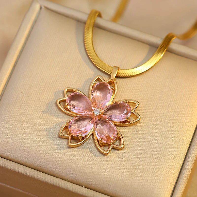 1 Piece of Classic Four Colors Colorful Large Five-petal Flower Exaggerated Pendant Necklace for Women