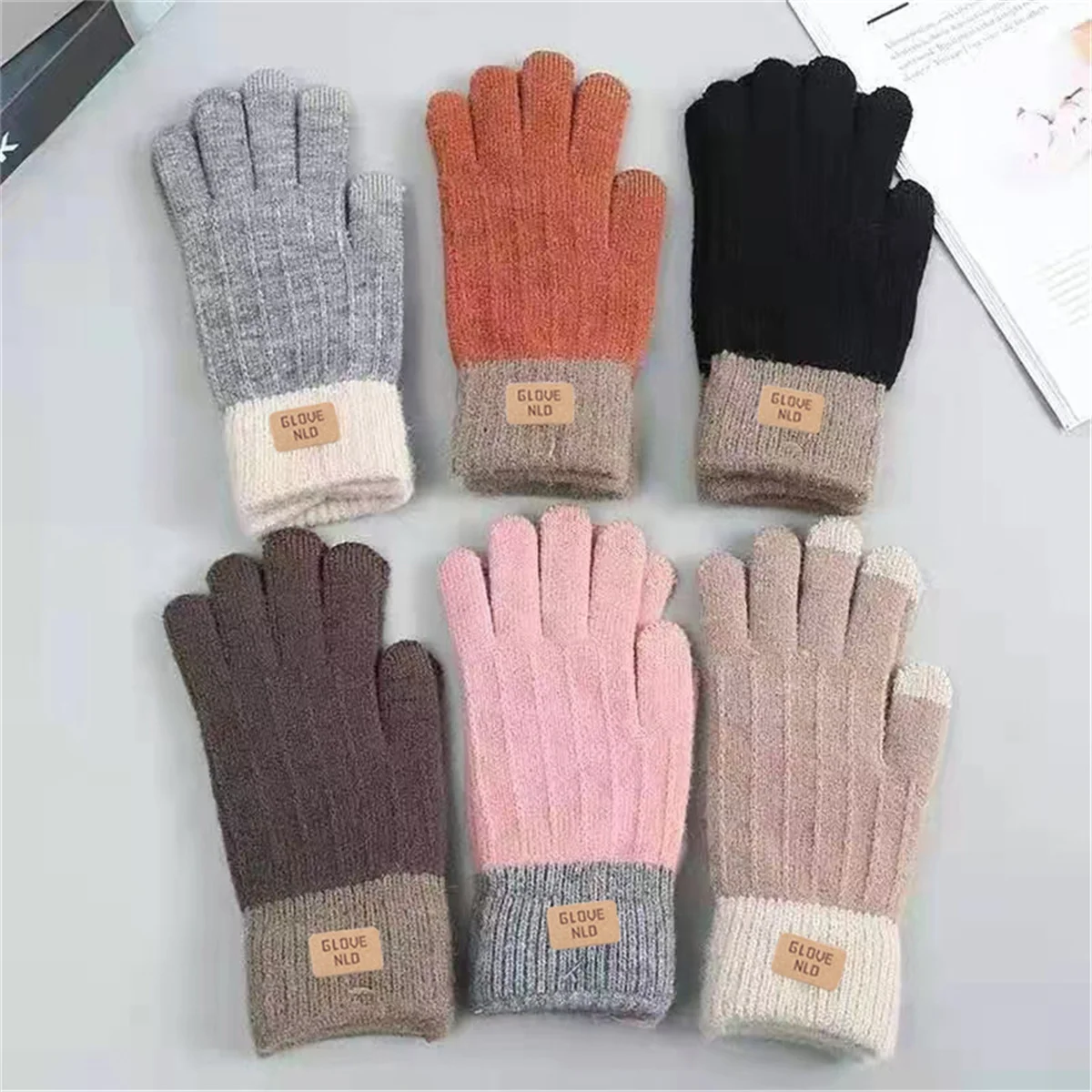 Alpaca wool warm gloves for women autumn and winter jacquard gloves finger touch screen gloves simple gloves leather label print
