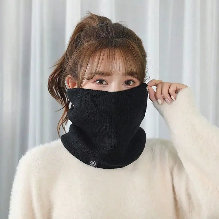 

orean Winter Neck Cover: Plush Lining Warm Scarf, Windproof for Outdoor/Cycling/Hiking, Neutral Gift for Family