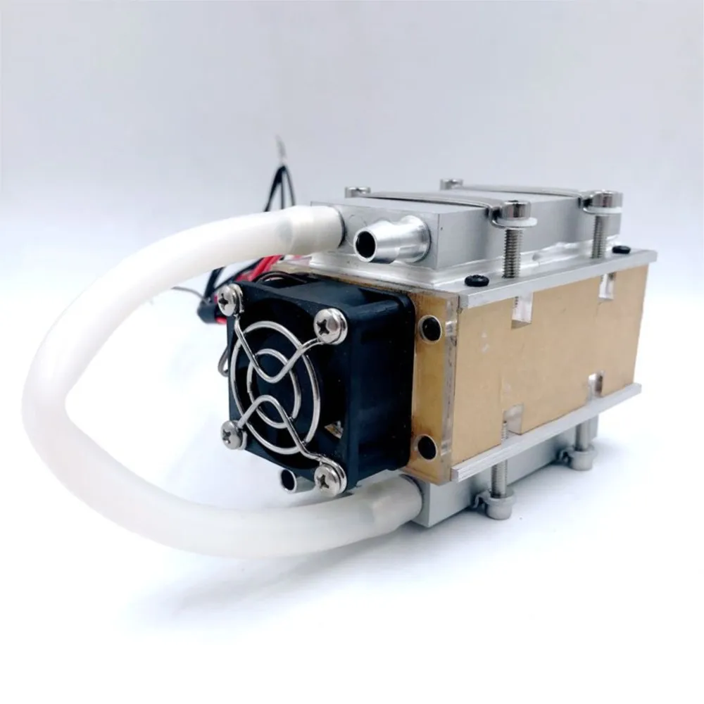Semiconductor refrigerator water-cooled air conditioner cooling fan core