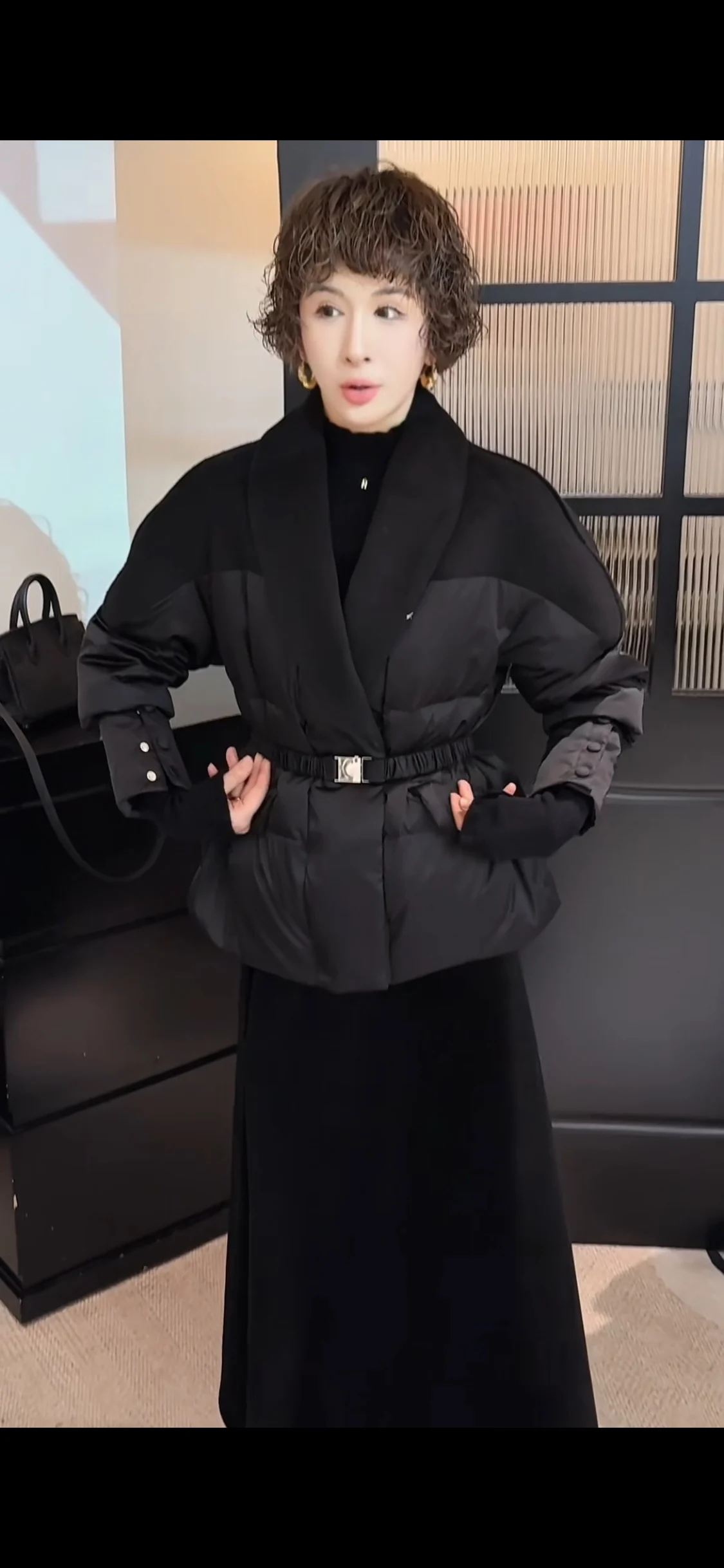 

Зимняя утепленная повседневная свободная куртка для женщин, однотонный дизайн, новинка, европейский стиль, универсальная верхняя одежда