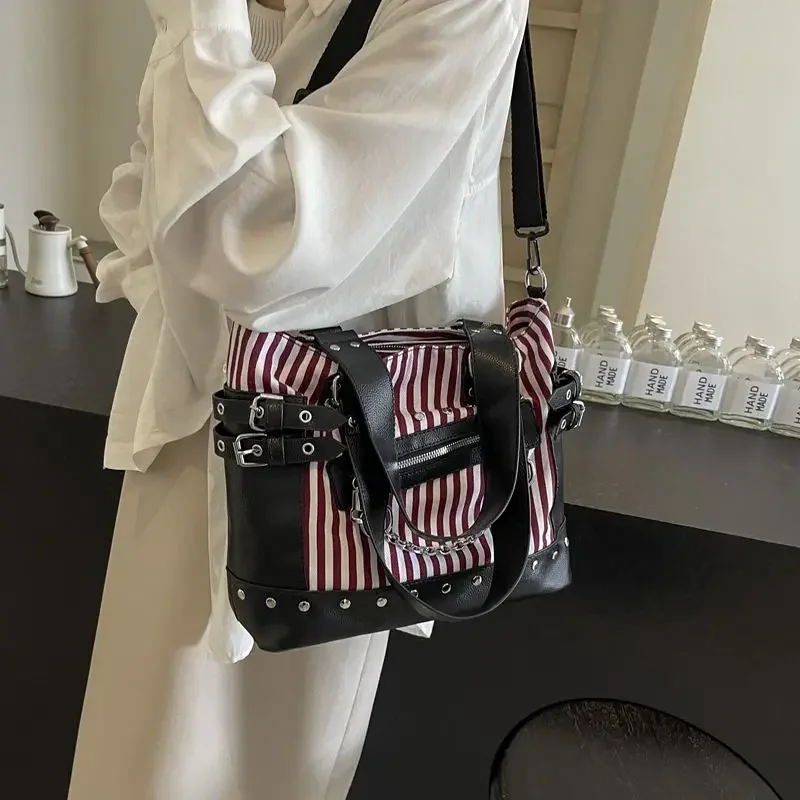 Spicy Girl Punk Backpack Niche Fashion Rivet Motorcycle Bag 2024 New High-end Large Capacity Single Shoulder Crossbody Handbag