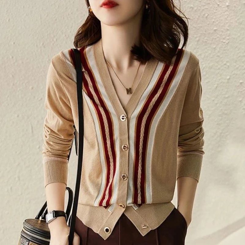 Cardigan Knit Tops for Woman V-neck Striped Winter Button Women's Sweater 2024 New Collection Cashmere in Promotion 90s Vintage