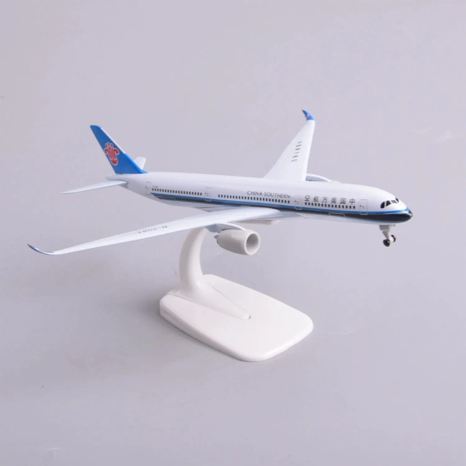 

China Southern Airlines A350 Toy Airplane Model Metal 20cm Diecast aircraft Model Kits for Collections and Displays or Boy Gift