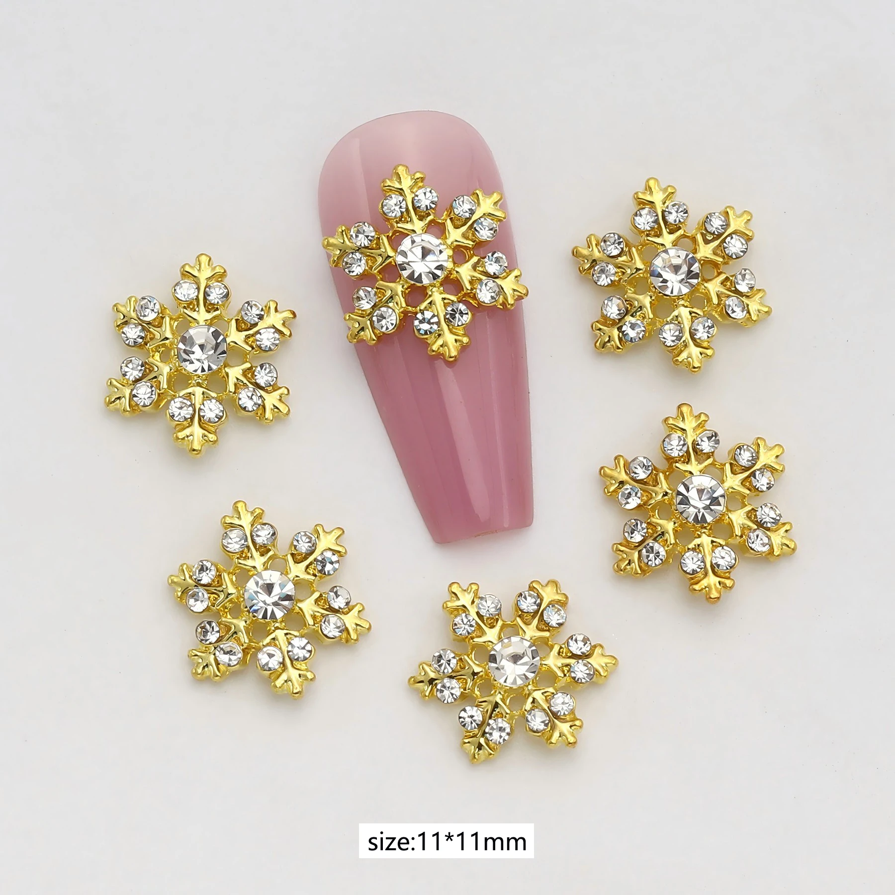 ชาร์มตกแต่งเล็บลายคริสต์มาส 3 มิติ ลายเกล็ดหิมะและต้นคริสต์มาส จำนวน 10 ชิ้น ประดับด้วยคริสตัลวิบวับ สำหรับตกแต่งเล็บ DIY