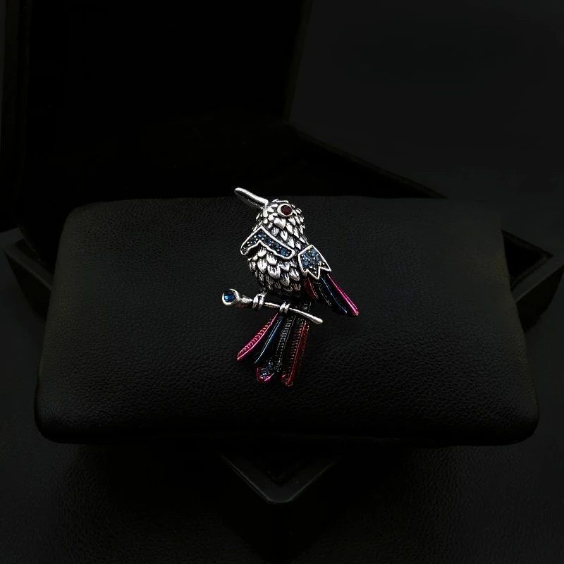 

Vintage Smart Compact Humming bird Brooch Exquisite High-end Luxurious Elegant Lapel Pin for Women Clothes Accessories Men 2133