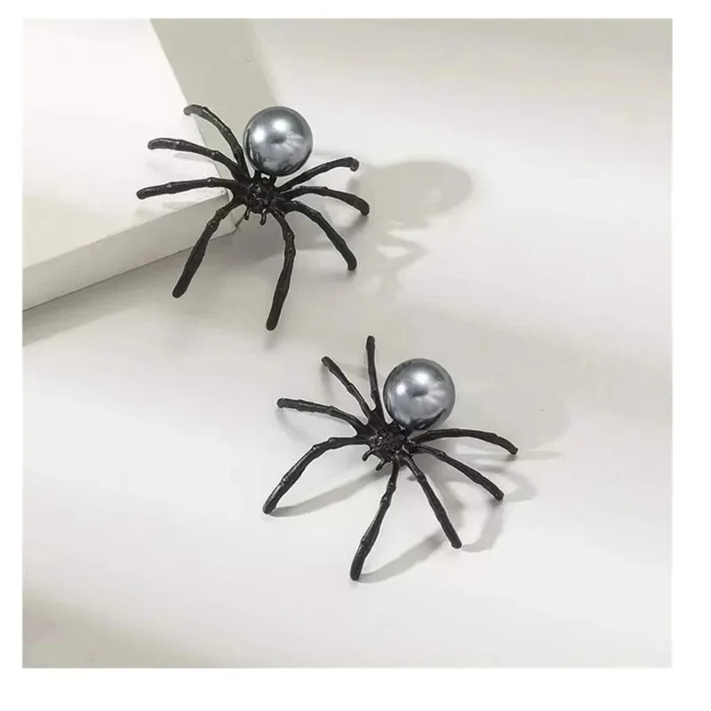 Fashion Black Spider Pearl Stud Earring Trendy Personality Dark Style Halloween Ear Nail for Women Alloy Geometric Ear Accessory view 3