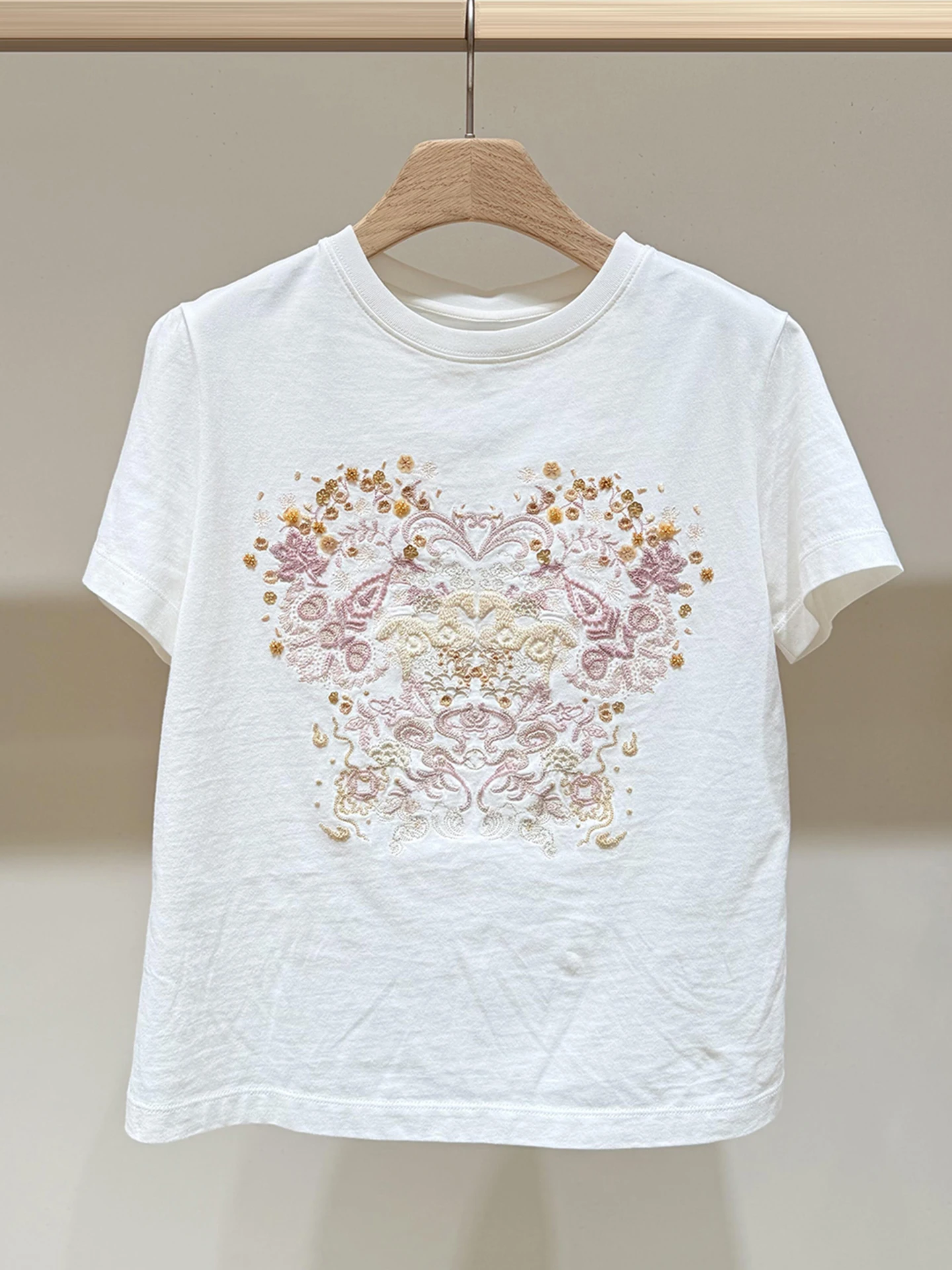 

Повседневная универсальная свободная футболка из чистого хлопка с вышивкой, женская, премиум-класса, весна-лето, дышащая, удобная, для города