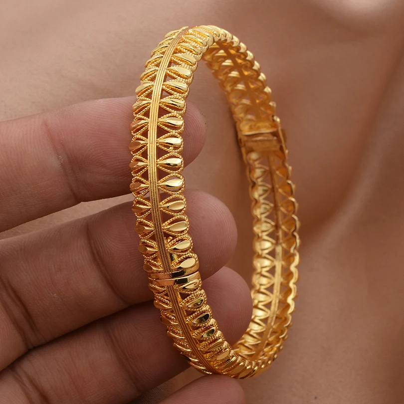 Gold Plated Continuous Teardrop Filigree Bangle for Women Hollow Openwork Hinged Bracelet Dubai Arabian Wedding Ethnic Jewelry