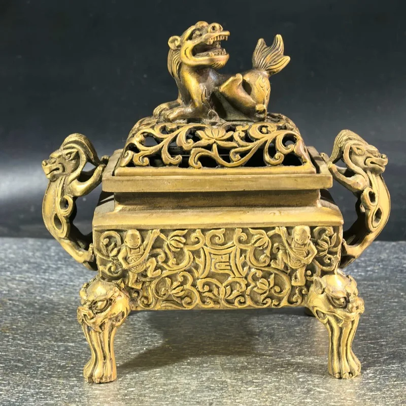 Copper four-legged incense burner ornament, antique brass Pixiu incense burner, double-ear dragon head hollow incense burner, an