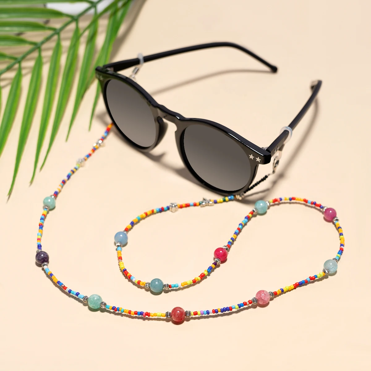 The fashionable and minimalist dragonfly jelly bead chain is unisex. It can be a glasses hanging neck, sunglasses chain, mask ch