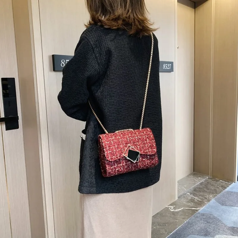 

Stylish Women Bag With Intricate Laser Cut Design Underarm Shoulder Bag For A Modern Artistic Expression