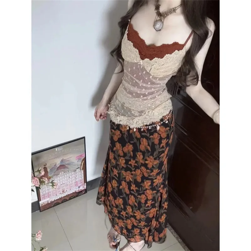 

Purple Lace Camisole Women's Summer Outfit Is Particularly Beautiful With a Waist Cinching Skirt and Lace Top Two-piece Set sliM