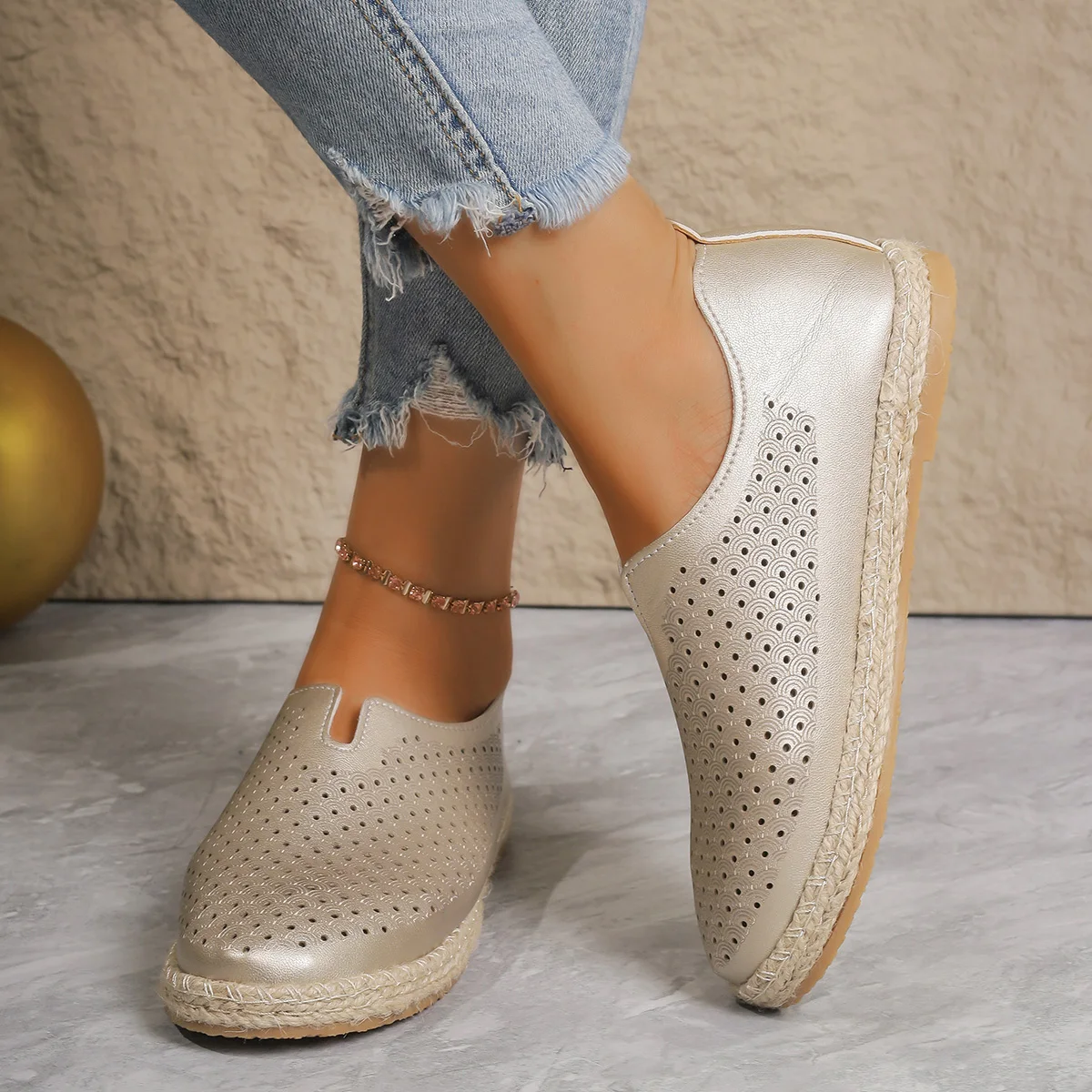 Soft Sole Perforated Loafers Comfortable Genuine Leather Business Shoes Casual Women Breathable Slip-On Walking Shoes for Women