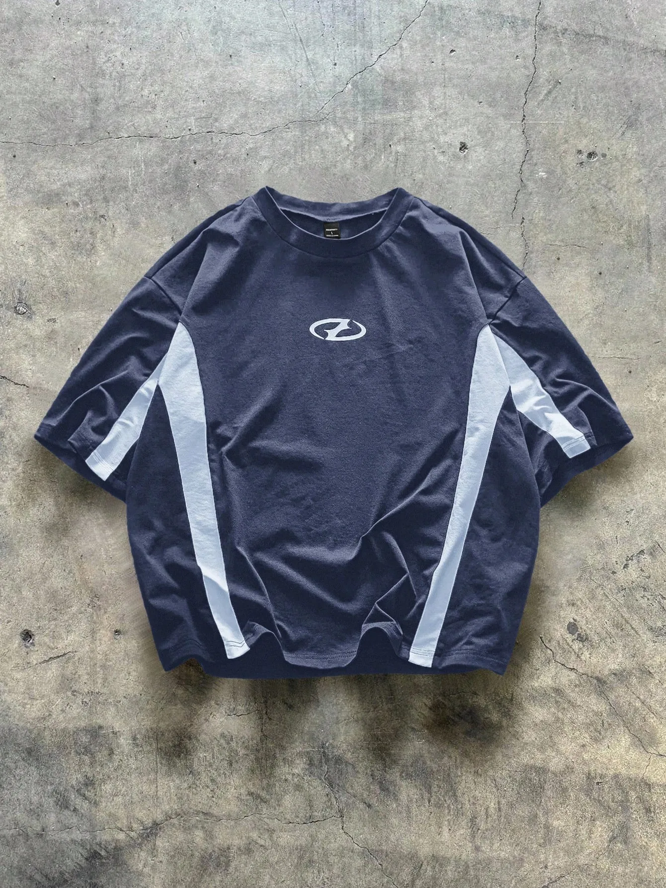 Y2K T-Shirt mit Seitenstreifen und Block-Logo, Kurzarm, Unisex, Schnelltrocknend, Atmungsaktiv, Sport-Streetwear, Lässiges Oberteil – Detail 11