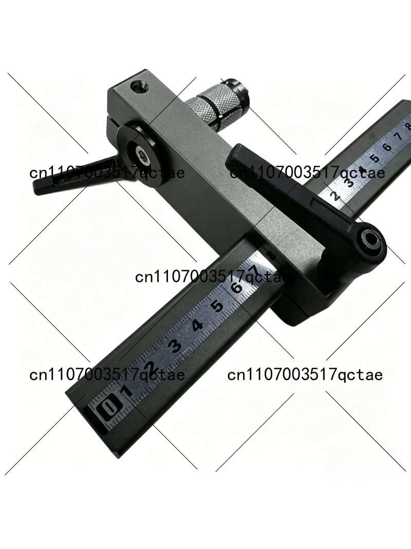 Highway driver's head turning height angle left-right symmetrical adjustment tool