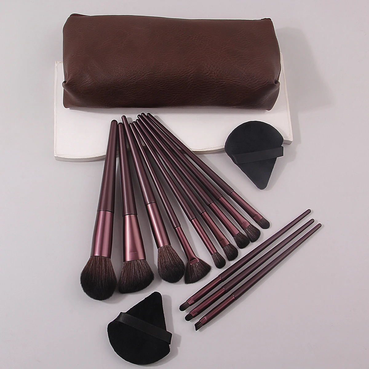 Ensemble de pinceaux de maquillage de haute qualité, 15 pièces, pour fard à joues, ombre à paupières, sac de rangement à la mode, bouffée de poudre douce, outil de beauté