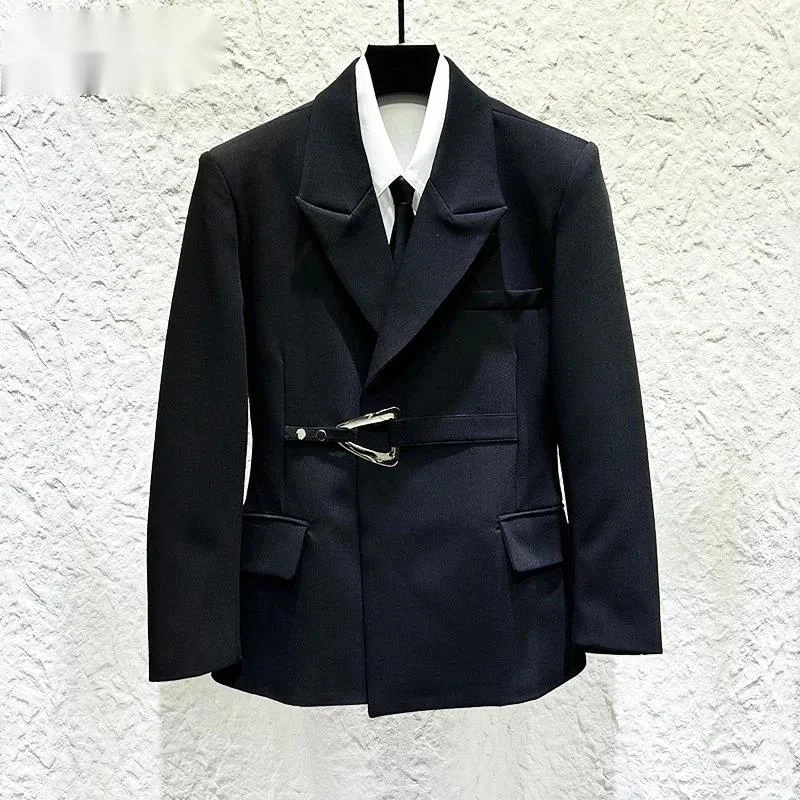2026 Spring New Personality Men Blazer Niche Metal Buckle Design British Style Fashion Waist-cinching Suit Jacket XCFR5