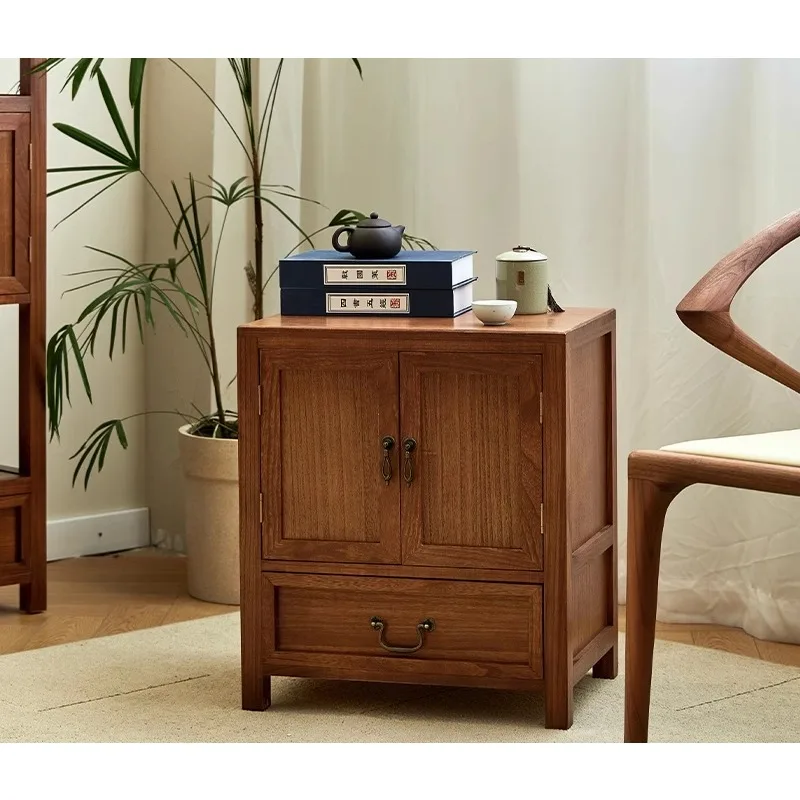 Small Edge Corner F…