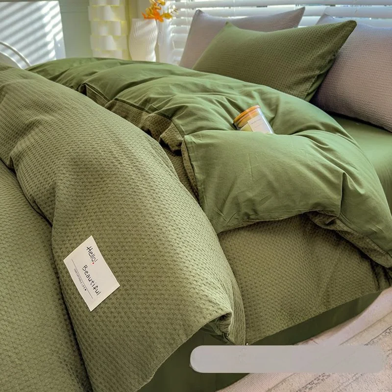 

Современный стильный комплект постельного белья из трех предметов для студенческого общежития: односпальный пододеяльник, двуспальный пододеяльник, всесезонный.