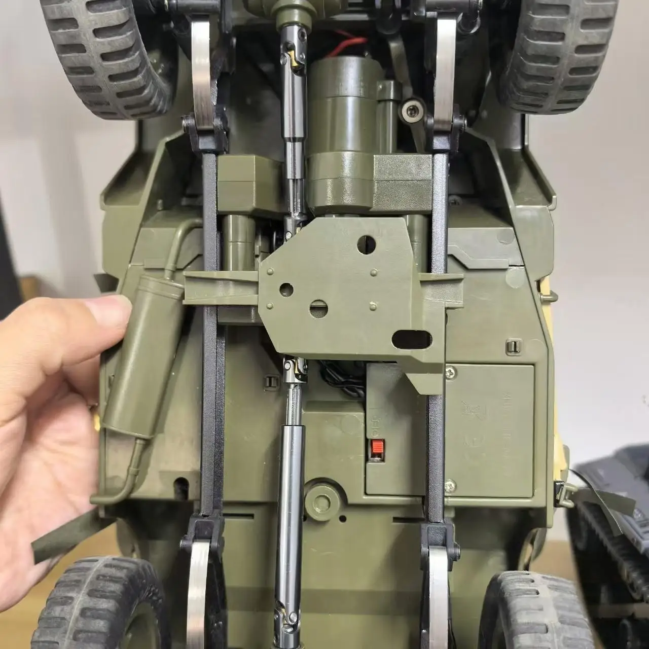 Upgrade-Zubehörteile für JJRC C8815 Anhänger Soldat Winde Baldachin Metallantriebswelle Stoßdämpfer Stahlblechteile für C8815 RC Auto – Detail 10