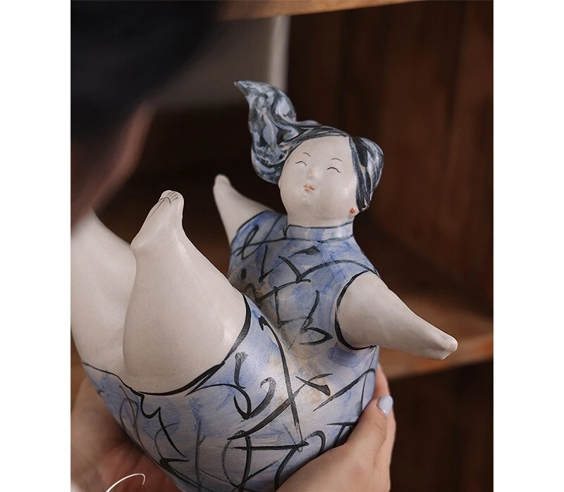 

Zeya girl Jingdezhen ceramic creative retro desktop living room decoration entrance ornament
