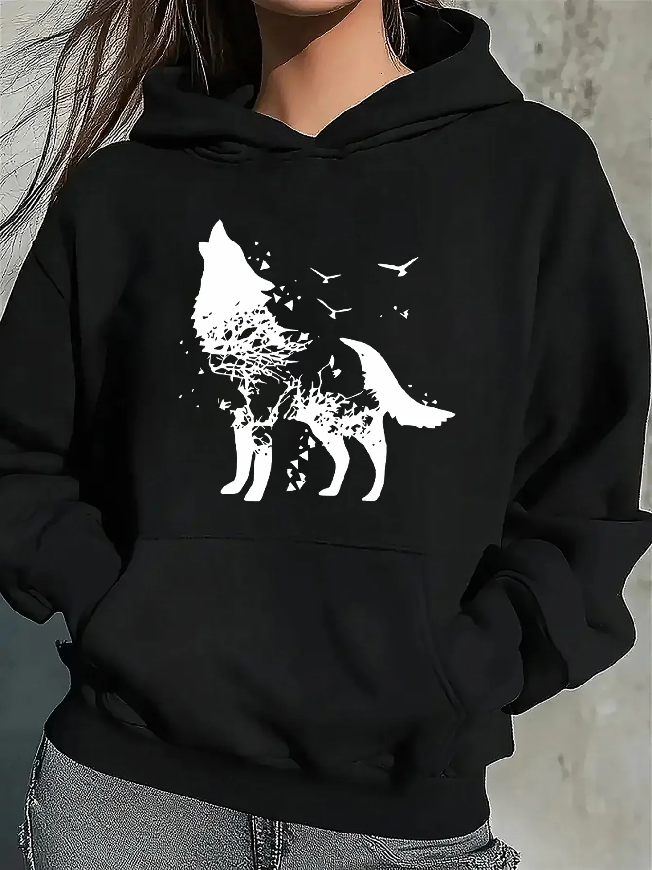 2025 Autumn And Winter Women's Wolf Pattern Hoodie Casual Black Pullover White Wolf Pattern Casual Hoodie Comfortable Graphic