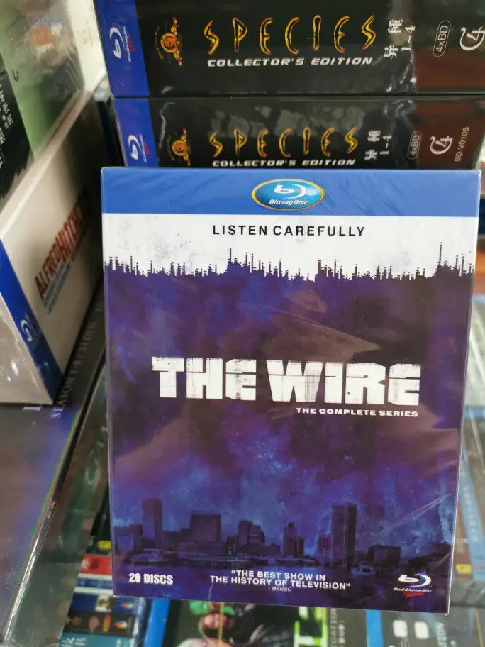 

Коллекционный набор Blu-ray дисков для телесериала «Канал» (The Wire), сезоны 1-5, 20 дисков.