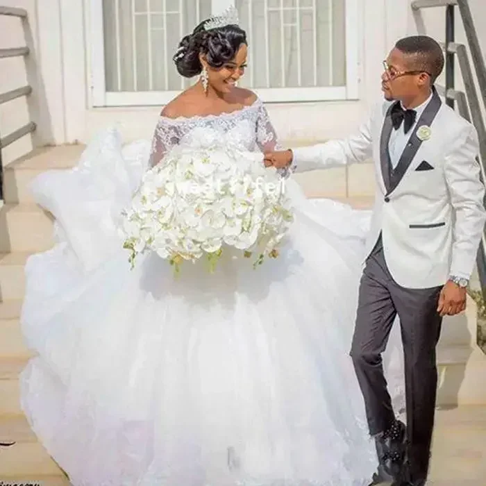 Customized African Wedding Dresses Ballgown Off The Shoulder With Long Sleeves Cheap Lace Wedding Reception Dress