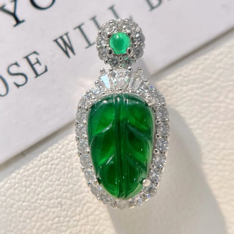 National Style Retro High Reflect Light Natural Emperor Green Emerald Leaf Pendant Support Re-Inspection