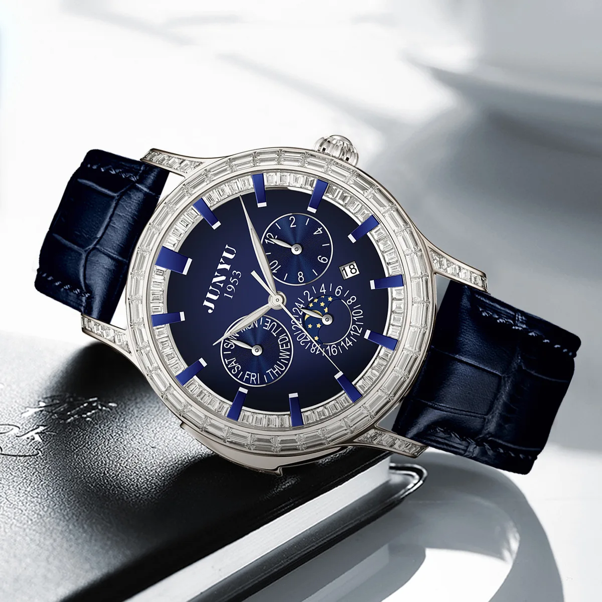 JUNYU Relógio masculino de luxo com diamante – Relógio de pulso masculino de negócios com pulseira de couro luminosa à prova d'água mecânico automático